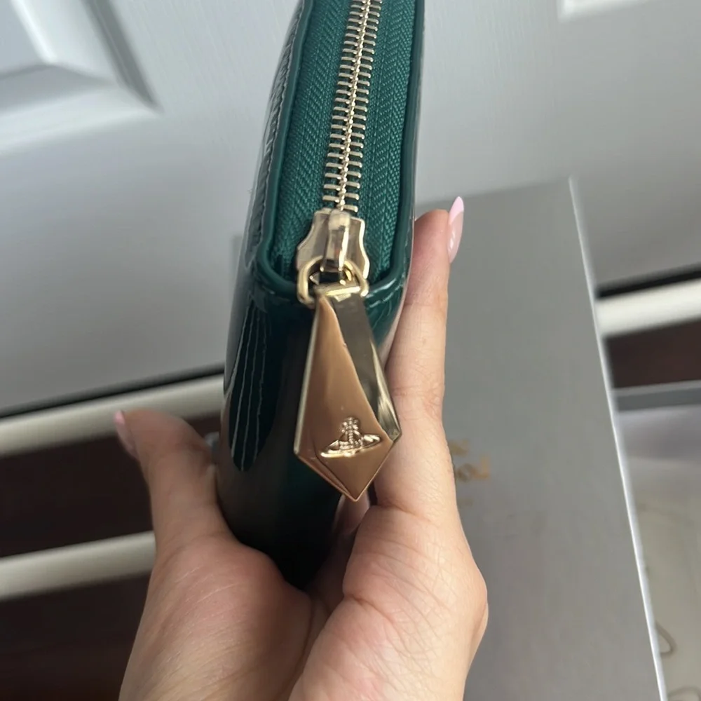 Vivienne Westwood Shiny Green Wallet 1032V30V Colour: 577-STONE - Picture 3 of 7
